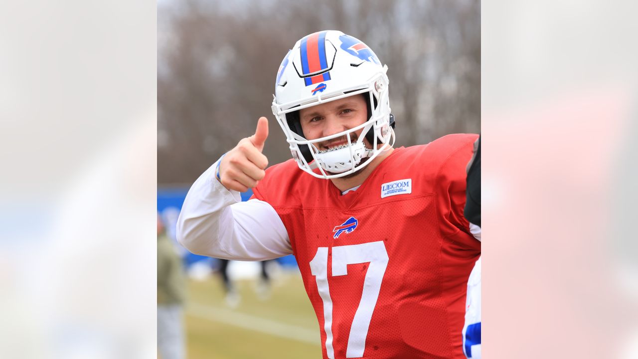 Bills' Josh Allen gives emotional thanks to Buffalo training staff for  saving Damar Hamlin's life