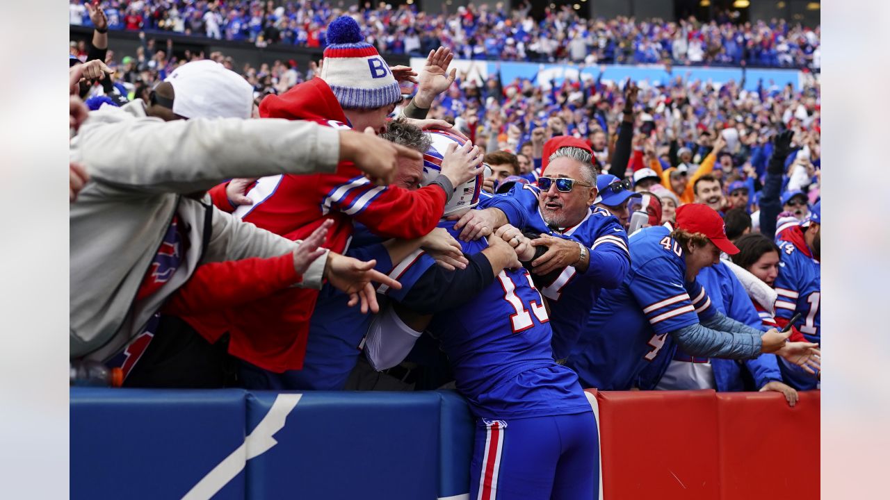 Gabe Davis celebrates a TD with Bills G Rodger Saffold - 2022 Buffalo Bills  - Bills Fans