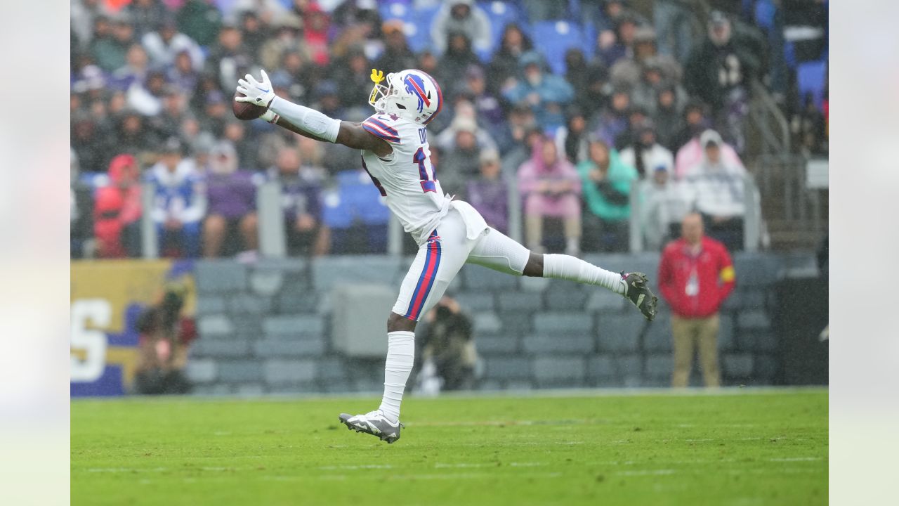 4th-down stop and last-second kick lift Bills past Ravens 23-20