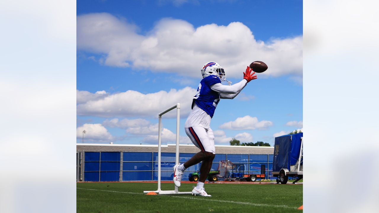 Stefon Diggs and Davante Adams face off in Buffalo