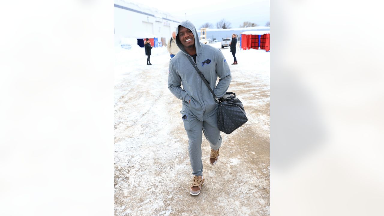 Bills dig themselves out of snow to make trip to Detroit - The San Diego  Union-Tribune