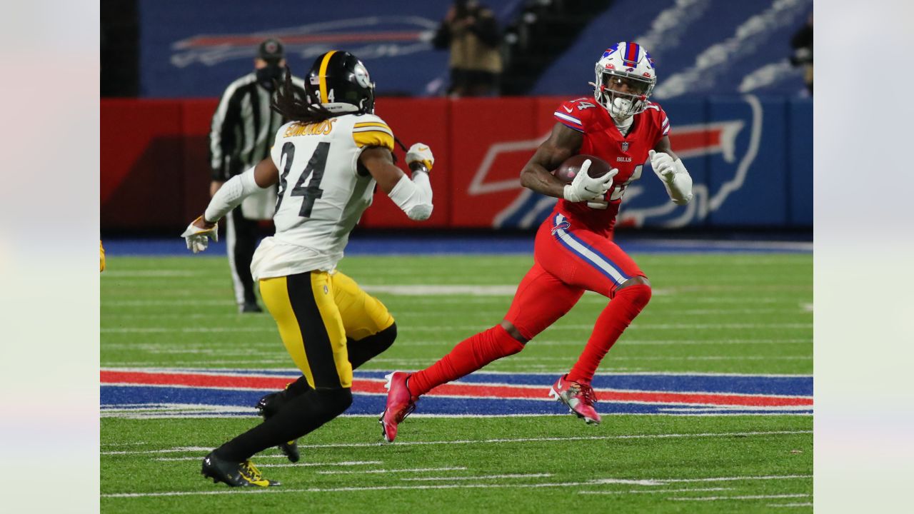 Diggs leads Bills to 26-15 win over Steelers, Buffalo improves to 10-3