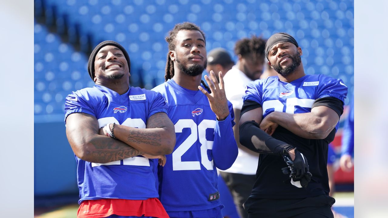 Oliver, Settle miss practice as Bills prepare to face Titans