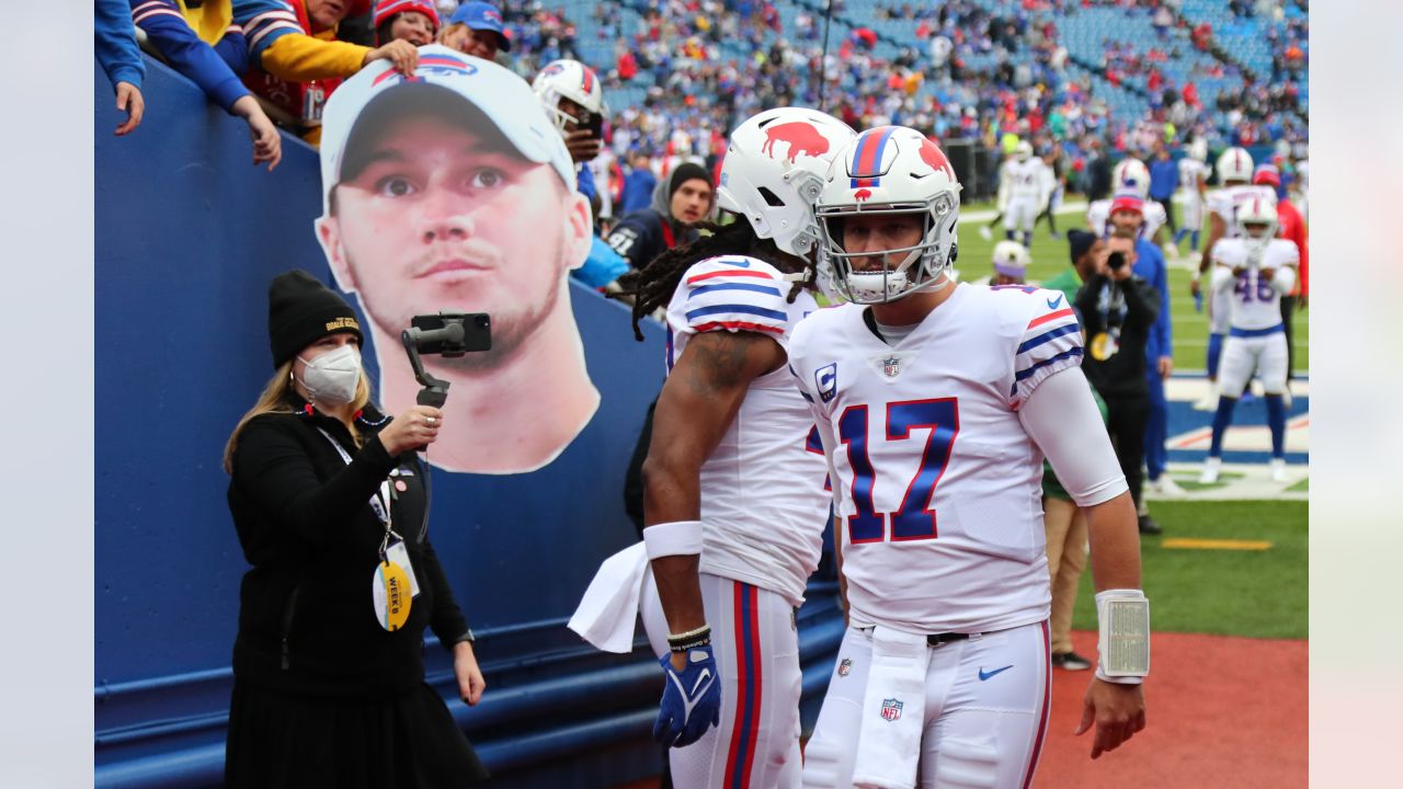 Buffalo Bills: Phil Mickelson approves of Josh Allen's pregame attire