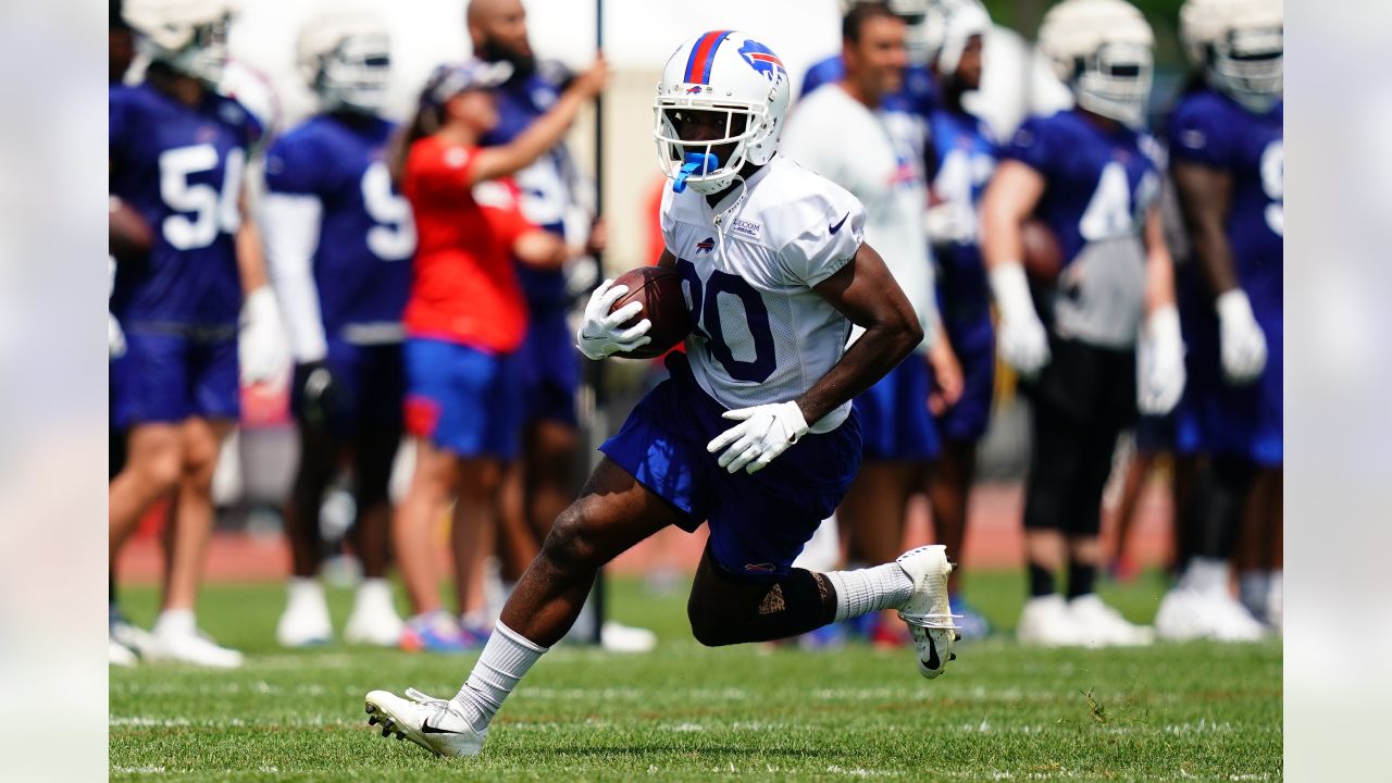 Buffalo Bills fullback, Westland grad Reggie Gilliam holds sports camp