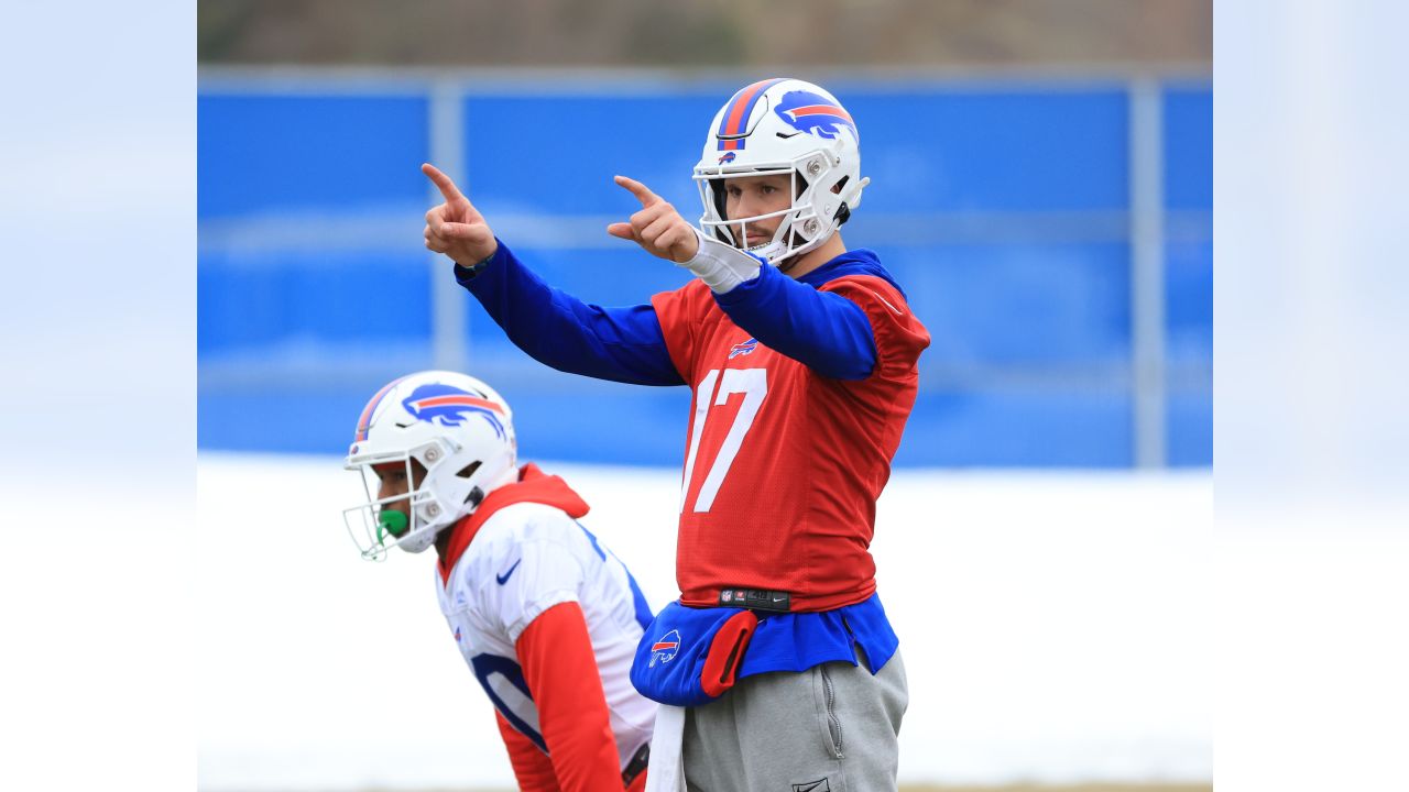 Josh Allen's connection with Joe Burrow, Mitch Morse's return and Bills  injury updates