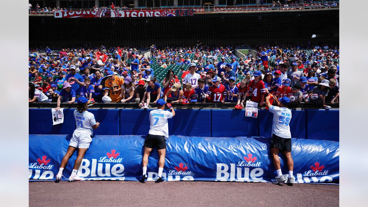 Micah Hyde Hosts Annual Charity Softball Game With Bills Teammates