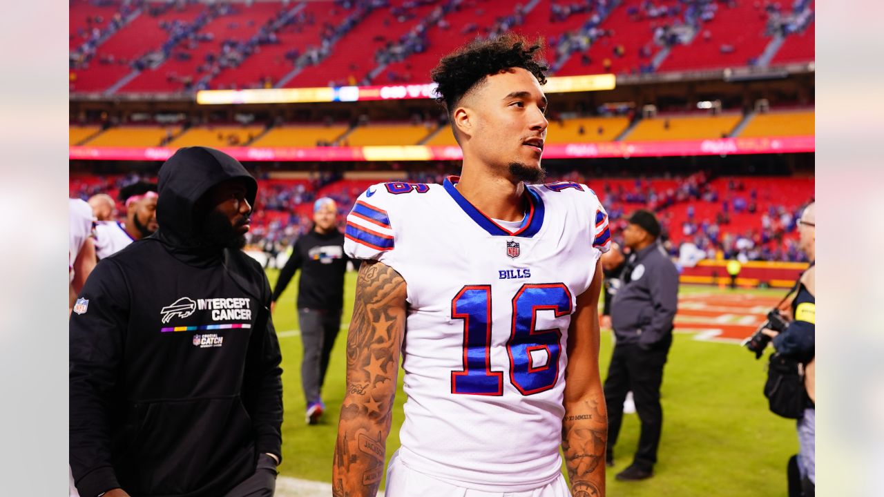 Jordan Poyer reportedly had to drive for the Buffalo Bills game due to rib  injury