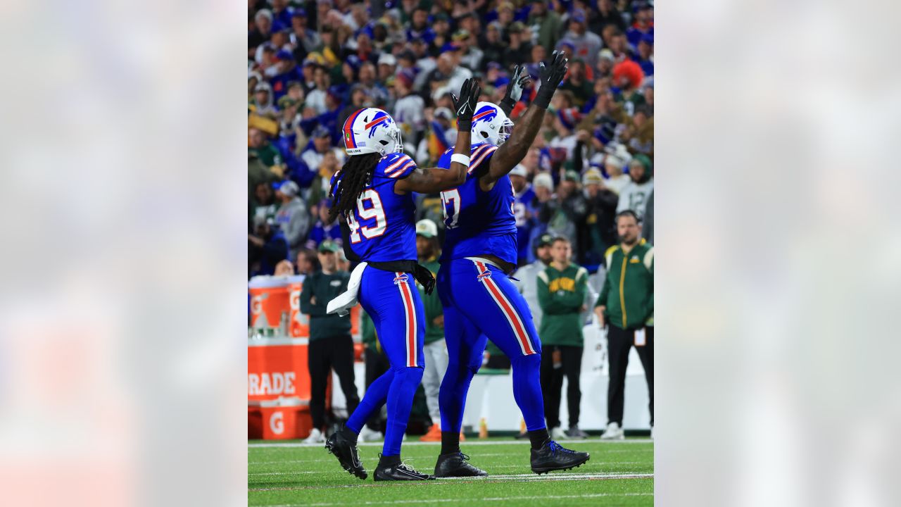 Bills slog through second half but beat neutered Packers, 27-17