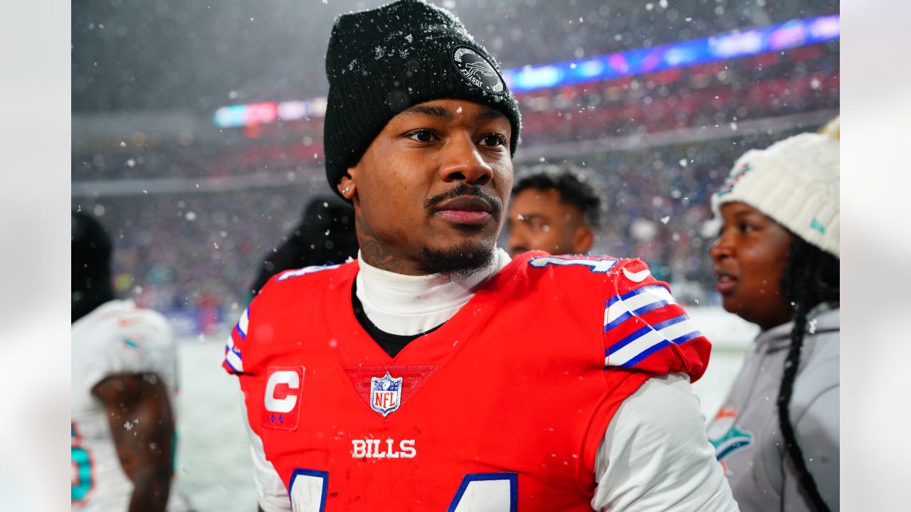 In snowy finish, Bills rally to beat Dolphins 32-29 on Tyler Bass'  game-winning FG