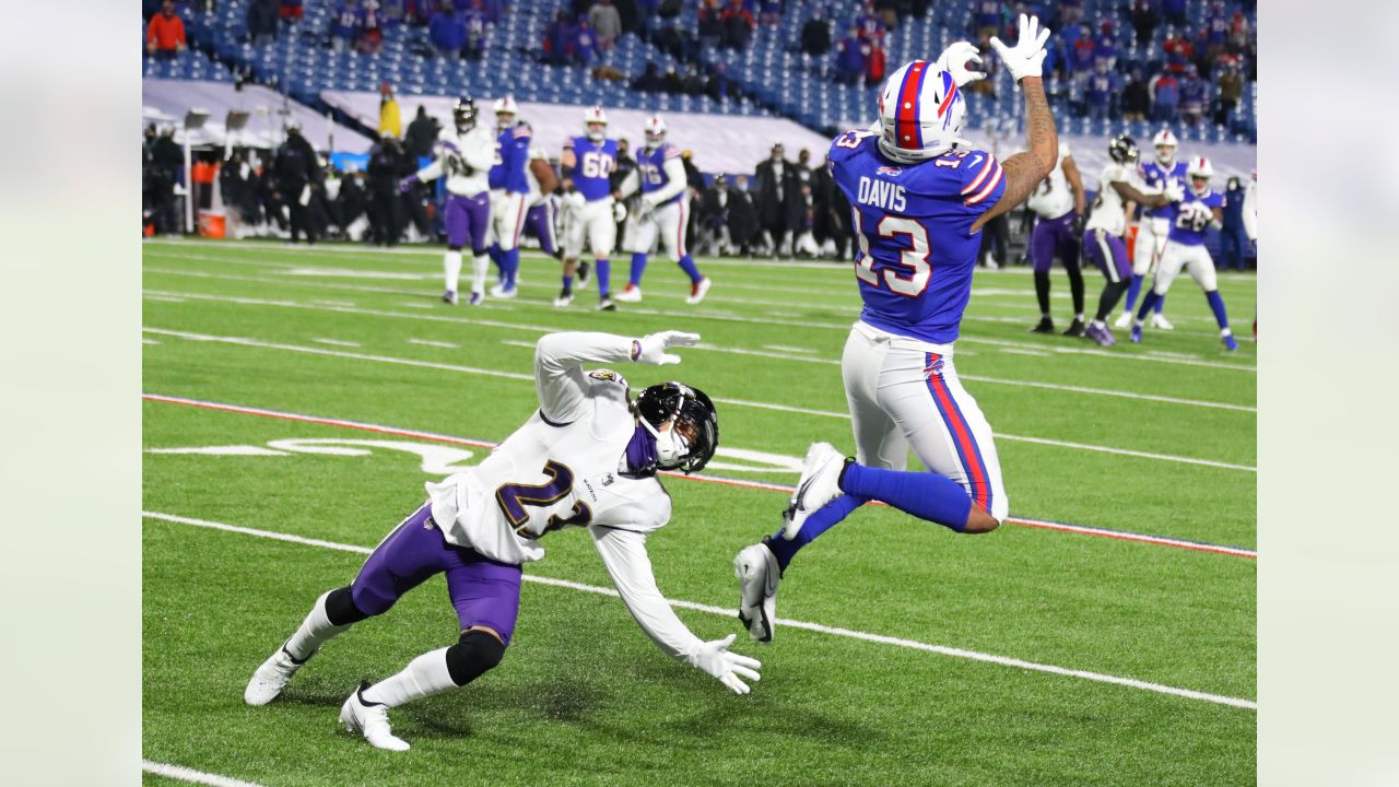 Longtime Bills DE Jerry Hughes finally finding playoff glory