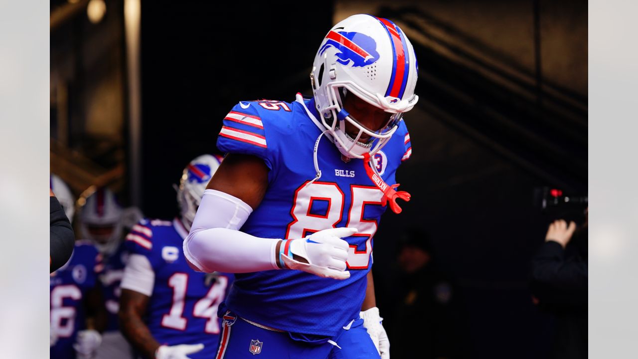 Jesus as 'Abstract Art': Buffalo Bills' Damar Hamlin Reveals View of  'Blasphemous' Super Bowl Jacket - Sports Illustrated Buffalo Bills News,  Analysis and More