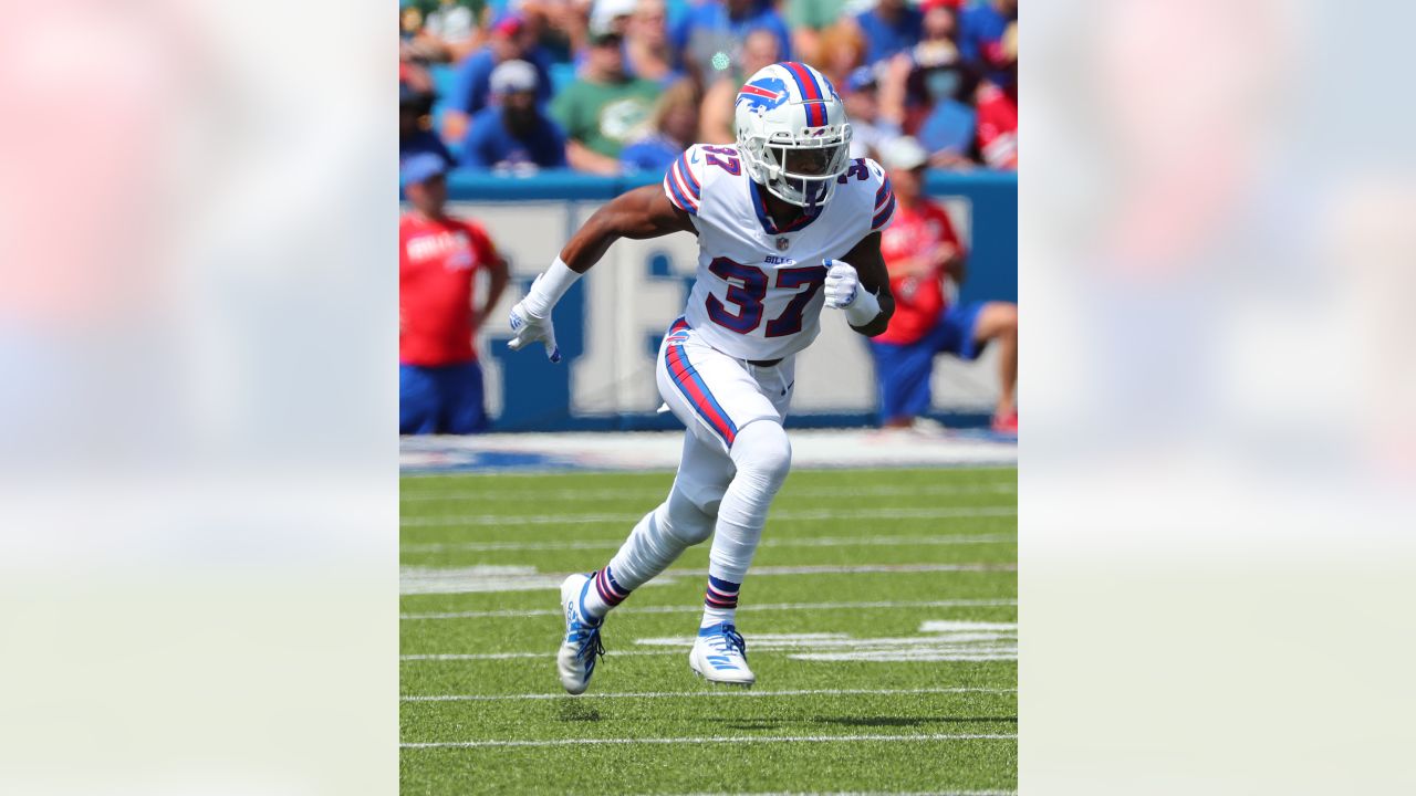 Buffalo Bills trade DE Darryl Johnson to Carolina Panthers