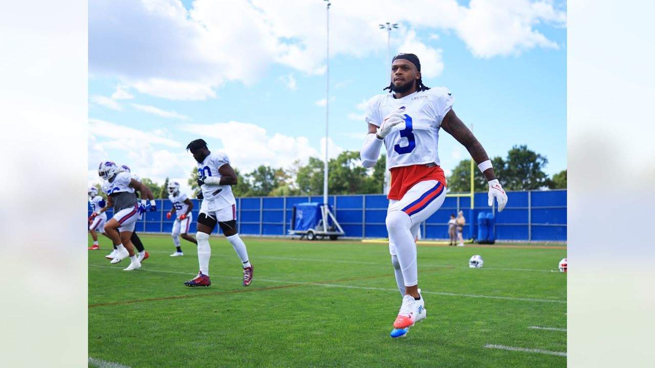 Stefon Diggs and Davante Adams face off in Buffalo