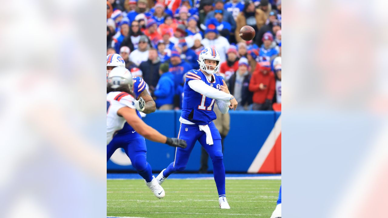 Josh Allen, Buffalo Bills outlast Miami Dolphins in AFC wild card win