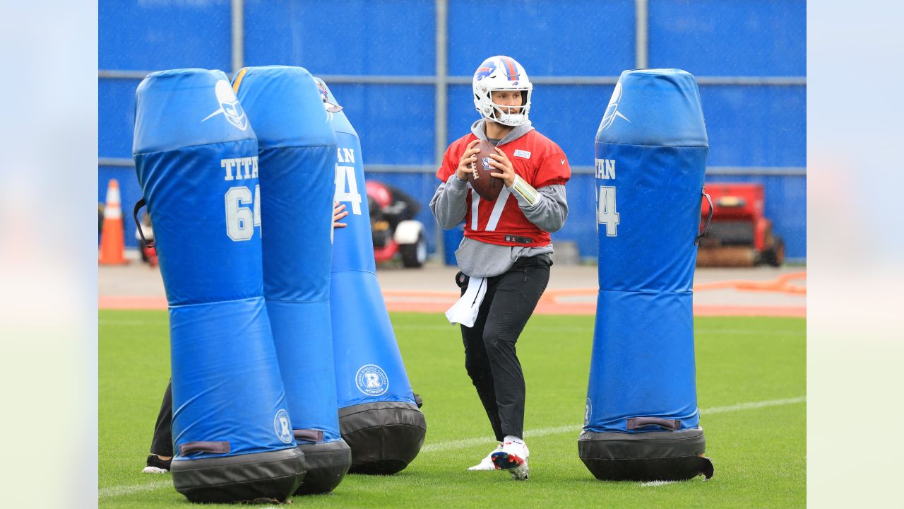 Josh Allen Buffalo Bills Player Lawn Inflatable