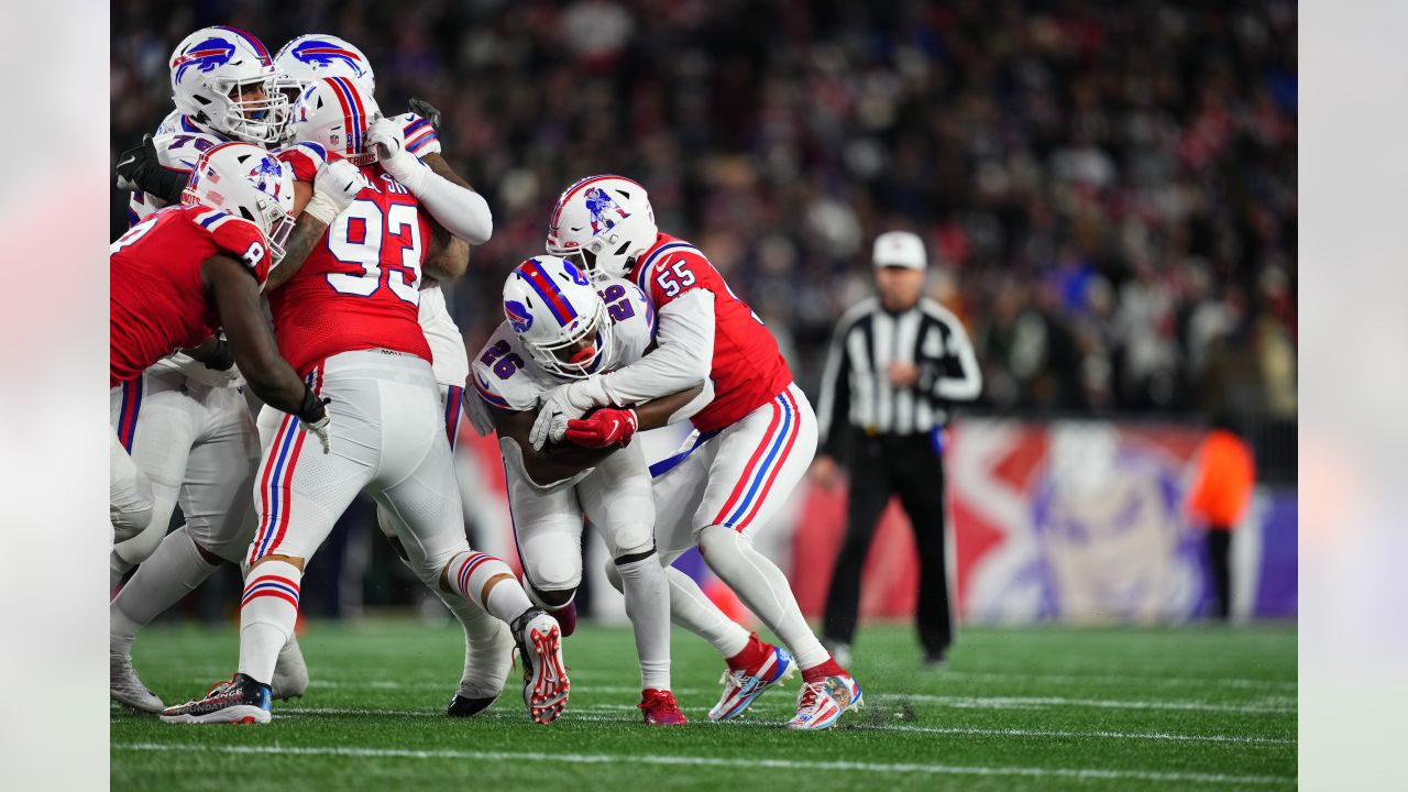 Bills-Patriots halftime score: Buffalo leads in Foxborough, 17-7