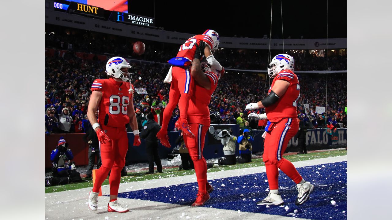 New England Patriots - For the office and the fridge. Download & print the 2022  Patriots schedule: