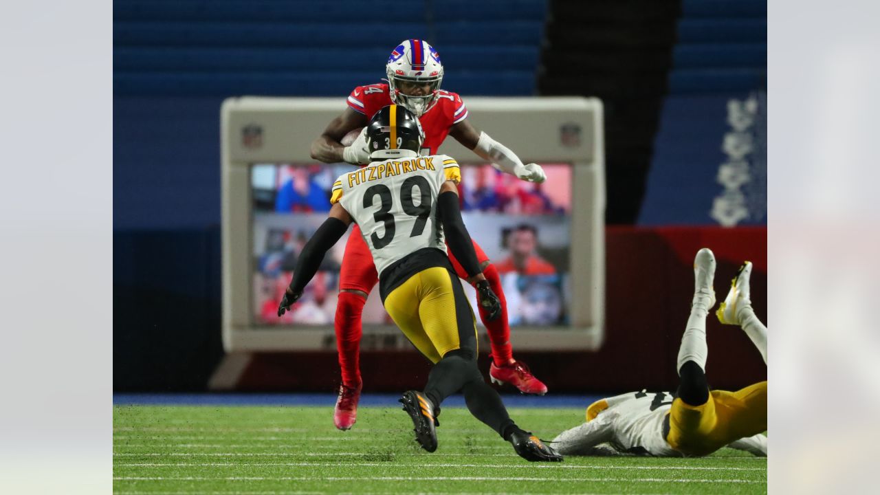 Oct 9th, 2022: Stefon Diggs #14 during the Pittsburgh Steelers vs Buffalo Bills  game in Orchard Park, New York at Highmark Stadium. Jason Pohuski/CSM  (Credit Image: © Jason Pohuski/CSM via ZUMA Press