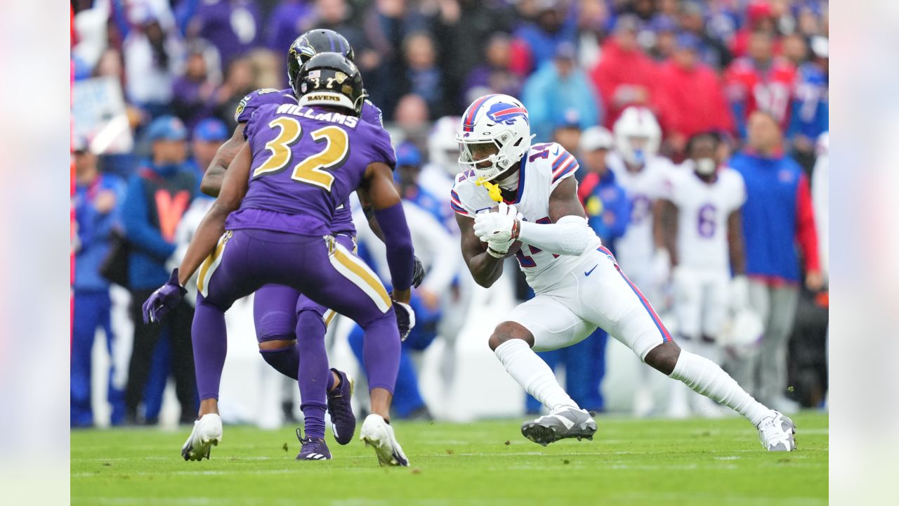 BALTIMORE, MD - OCTOBER 02: Baltimore Ravens running back J.K. Dobbins (27)  runs the ball for a touchdown during the Buffalo Bills versus Baltimore  Ravens NFL game at M&T Bank Stadium on