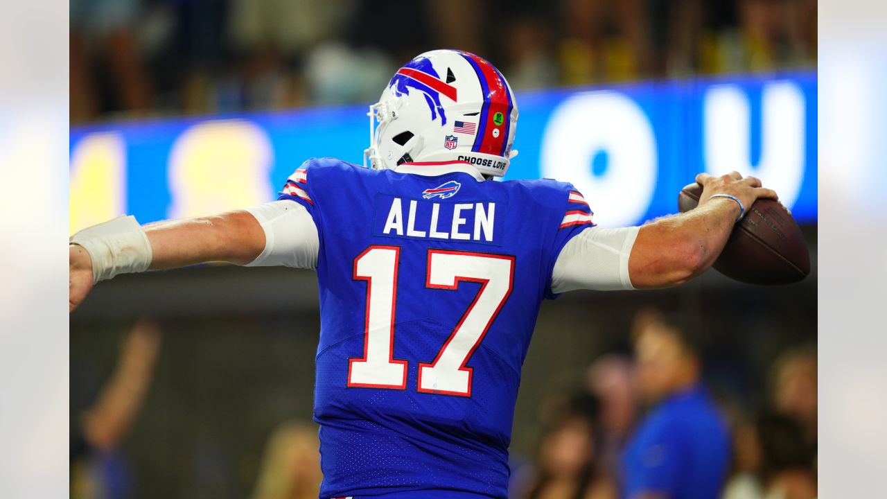 Josh Allen's heroic second half leads Bills over Rams 31-10