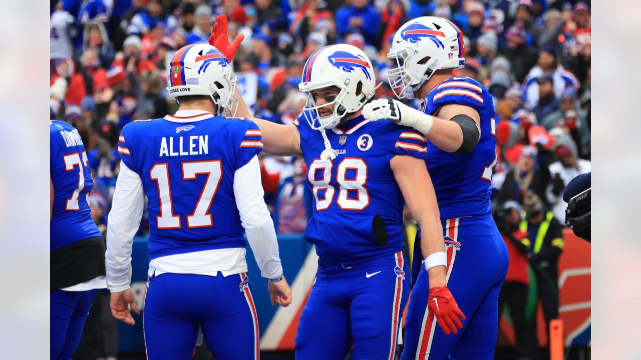 3 Best Prop Bets for Dolphins vs Bills AFC Wild Card Game (Josh Allen Runs  Wild Over Miami's Frontline)