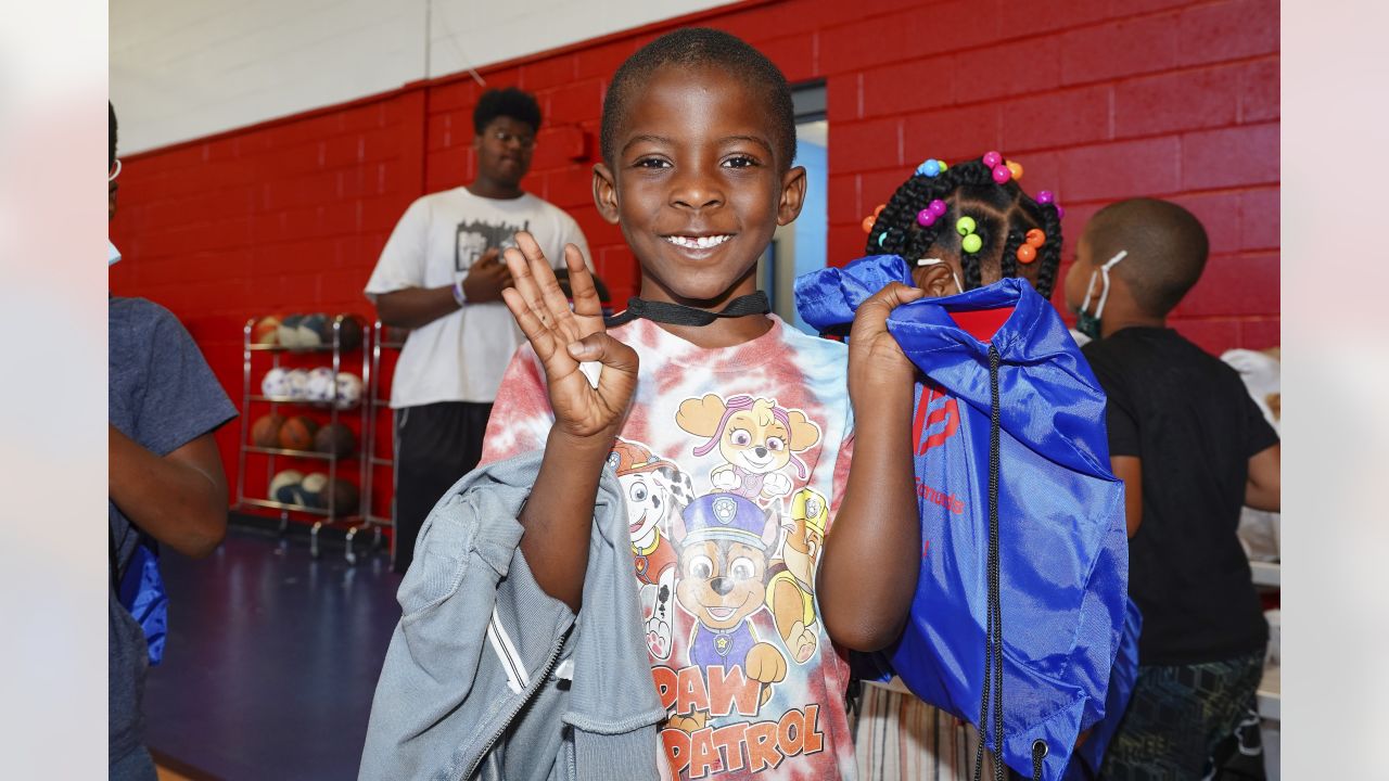 Tremaine Edmunds helps Buffalo's East Side kids get ready for back