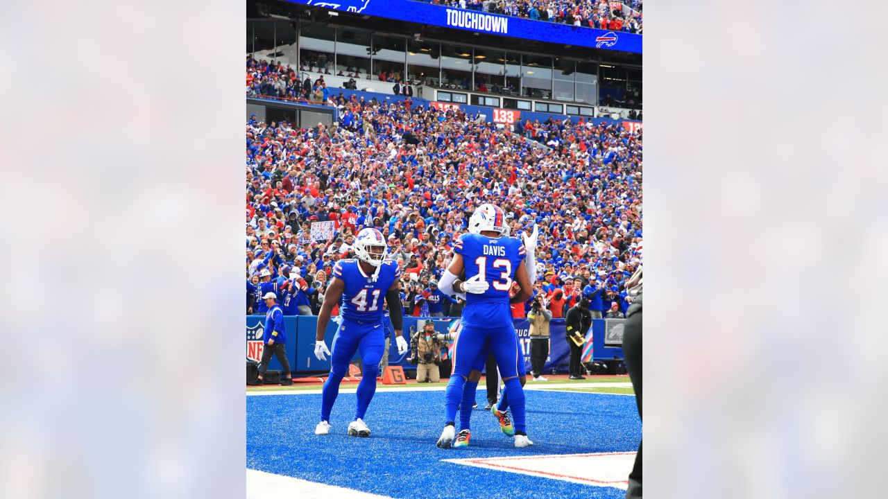 Bills overwhelm Steelers in first half, win 38-3 in dominant