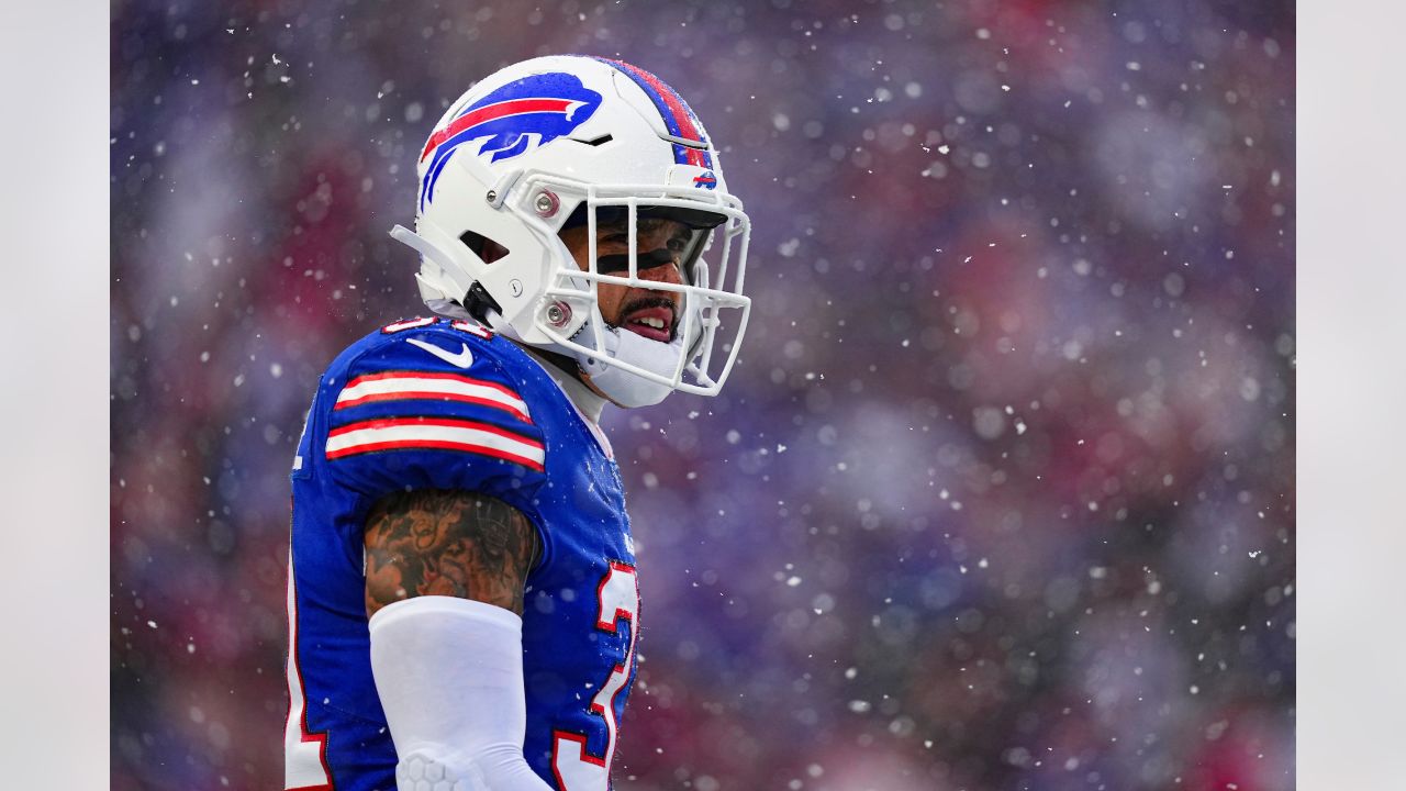 Depleted Bills hold on for 16-12 win over Bengals