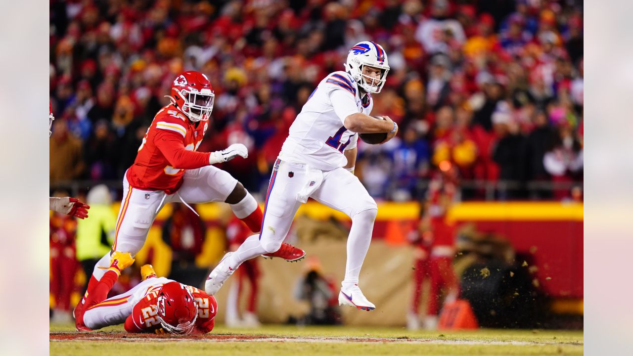 Buffalo Bills 36-42 Kansas City Chiefs: Patrick Mahomes throws