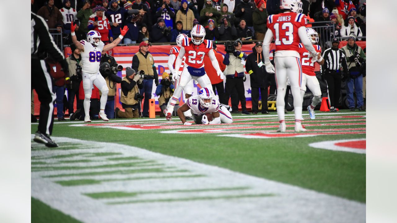 Balanced Bills beat Patriots soundly 24-10 in Foxborough