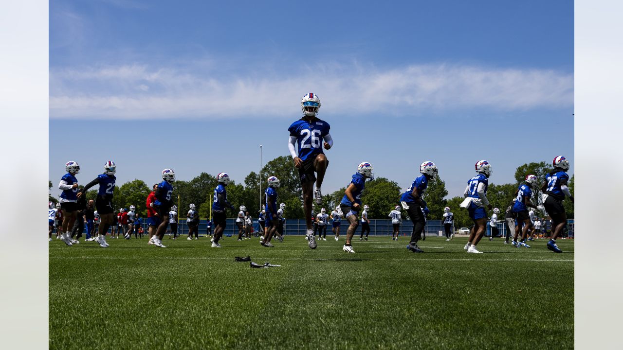 Buffalo Bills fans wait for autographs after practice at the NFL football  team's training camp in Pittsford, N.Y., Friday, July 28, 2023. (AP  Photo/Adrian Kraus Stock Photo - Alamy