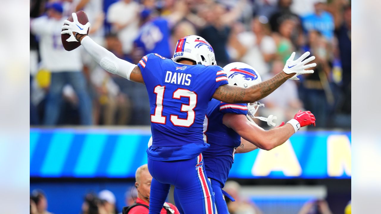 Josh Allen's heroic second half leads Bills over Rams 31-10