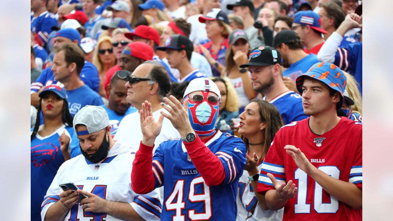 In Buffalo, Bills Mafia tries (and fails) to keep it together as 2021 title  dreams seem weirdly within reach - ESPN