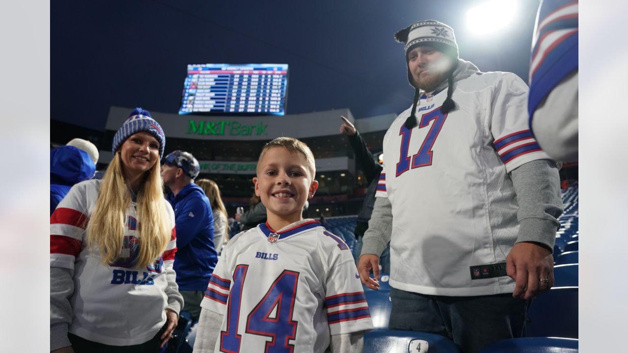 Bills shine in 10-point primetime victory