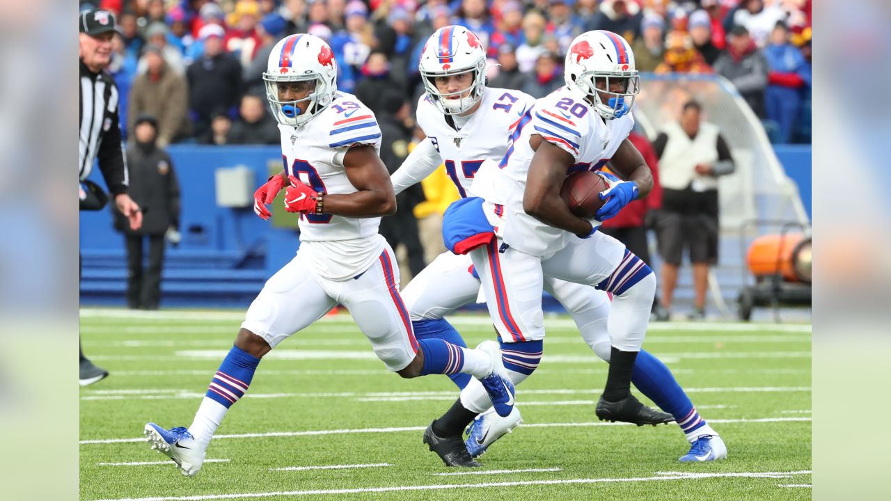 Buffalo Bills running back Devin Singletary (26) warms up before an NFL  football game against the Green Bay Packers, Sunday, Oct. 30, 2022, in  Buffalo, N.Y. (AP Photo/Rick Scuteri Stock Photo - Alamy