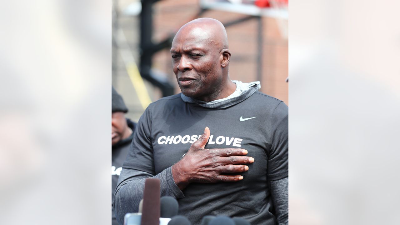 Choose Love' shirts: Aiding Buffalo charities - Sports Illustrated Buffalo  Bills News, Analysis and More