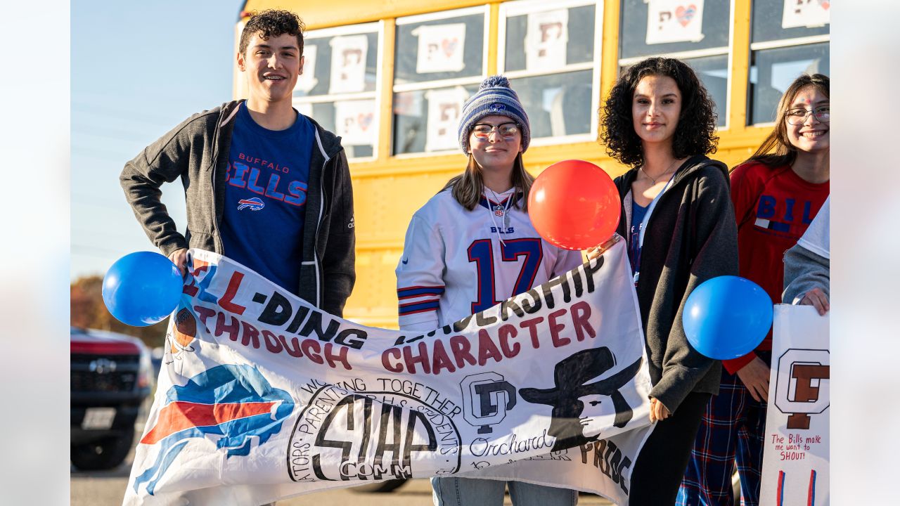 Wegmans and the Buffalo Bills Host a Food Drive for Families with