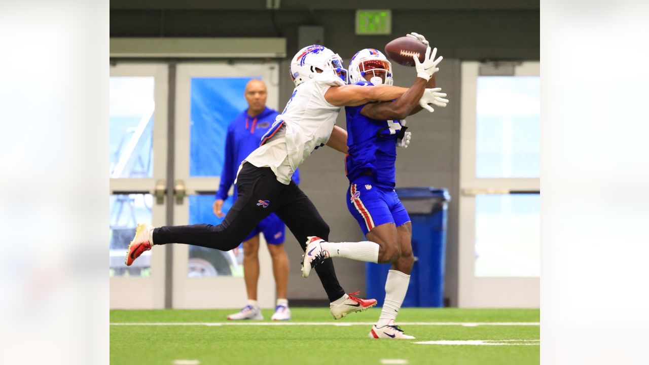 Taron Johnson injury: Bills CB leaves MNF on first drive with head injury -  Buffalo Rumblings