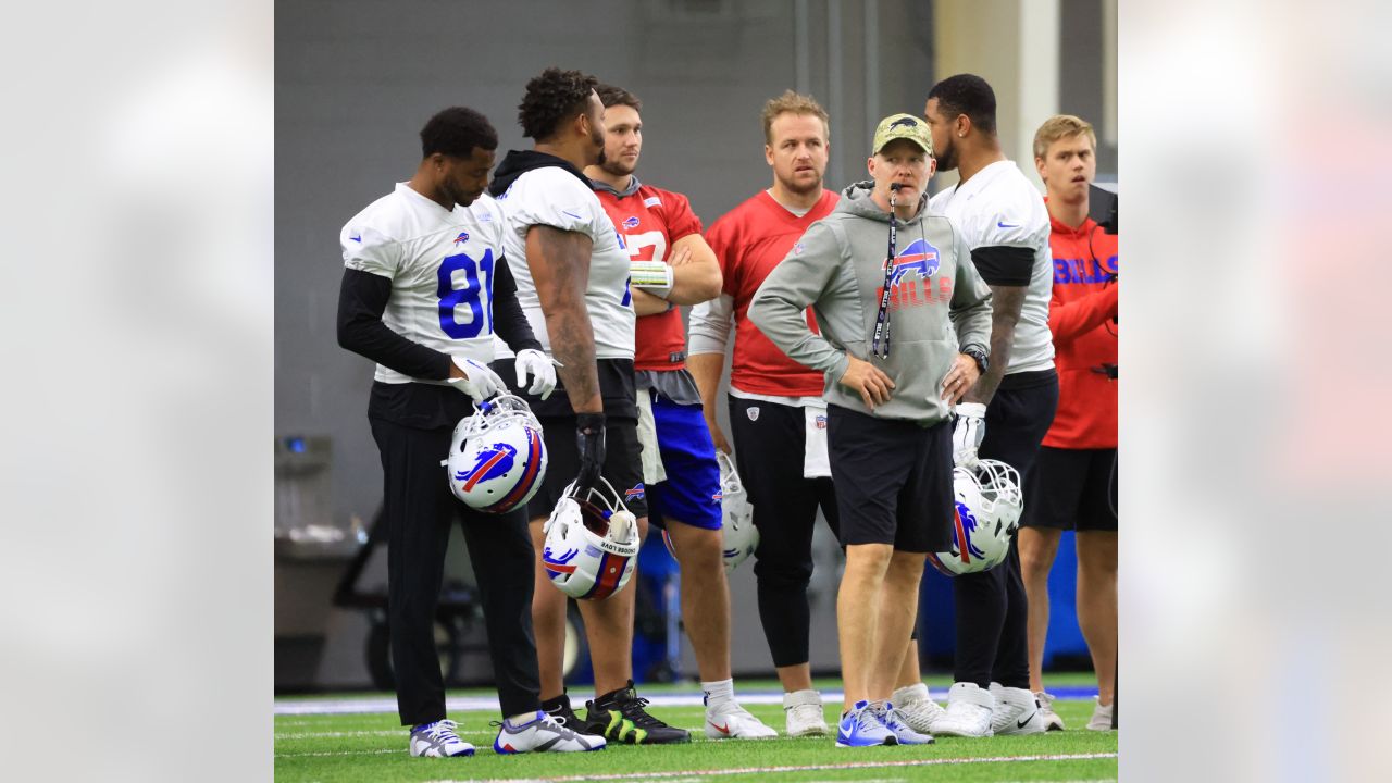 Everybody's cooking and football is on TV”  Bills enjoy the festivities of  playing on Thanksgiving