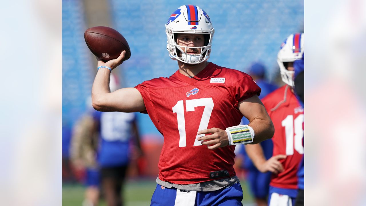 Oliver, Settle miss practice as Bills prepare to face Titans