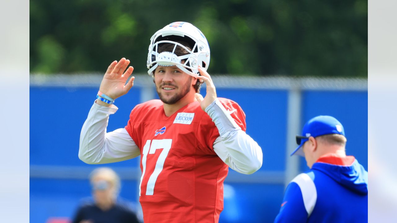 We're back to work now'  How Bills veterans are showing their