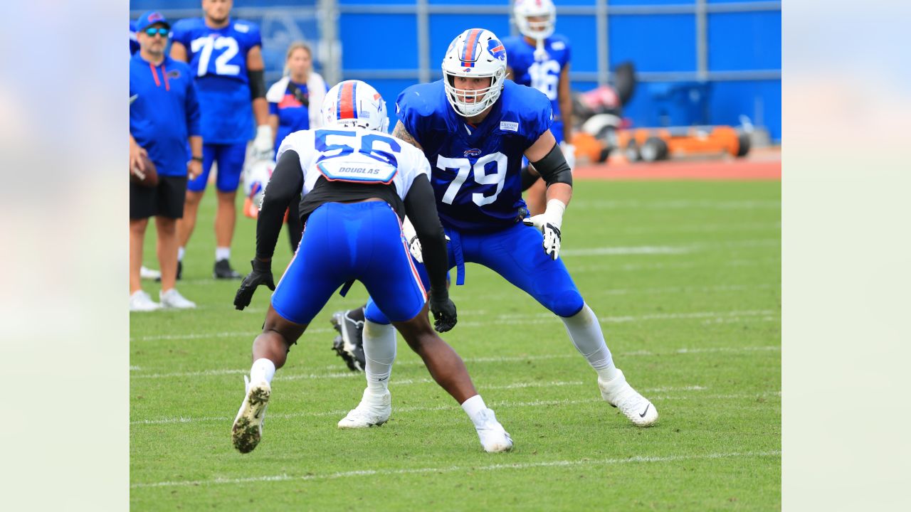 Buffalo Bills tight end Dawson Knox (88) plays against the Tennessee Titans  during an NFL football game on Monday, Oct. 18, 2021, in Nashville, Tenn.  (AP Photo/John Amis Stock Photo - Alamy