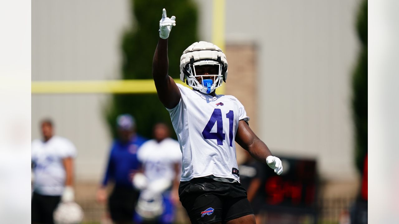 Reggie Gilliam gets some air - 2022 Buffalo Bills - Bills Fans