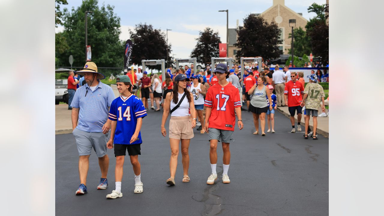 Bills add female coaching intern for camp at Fisher