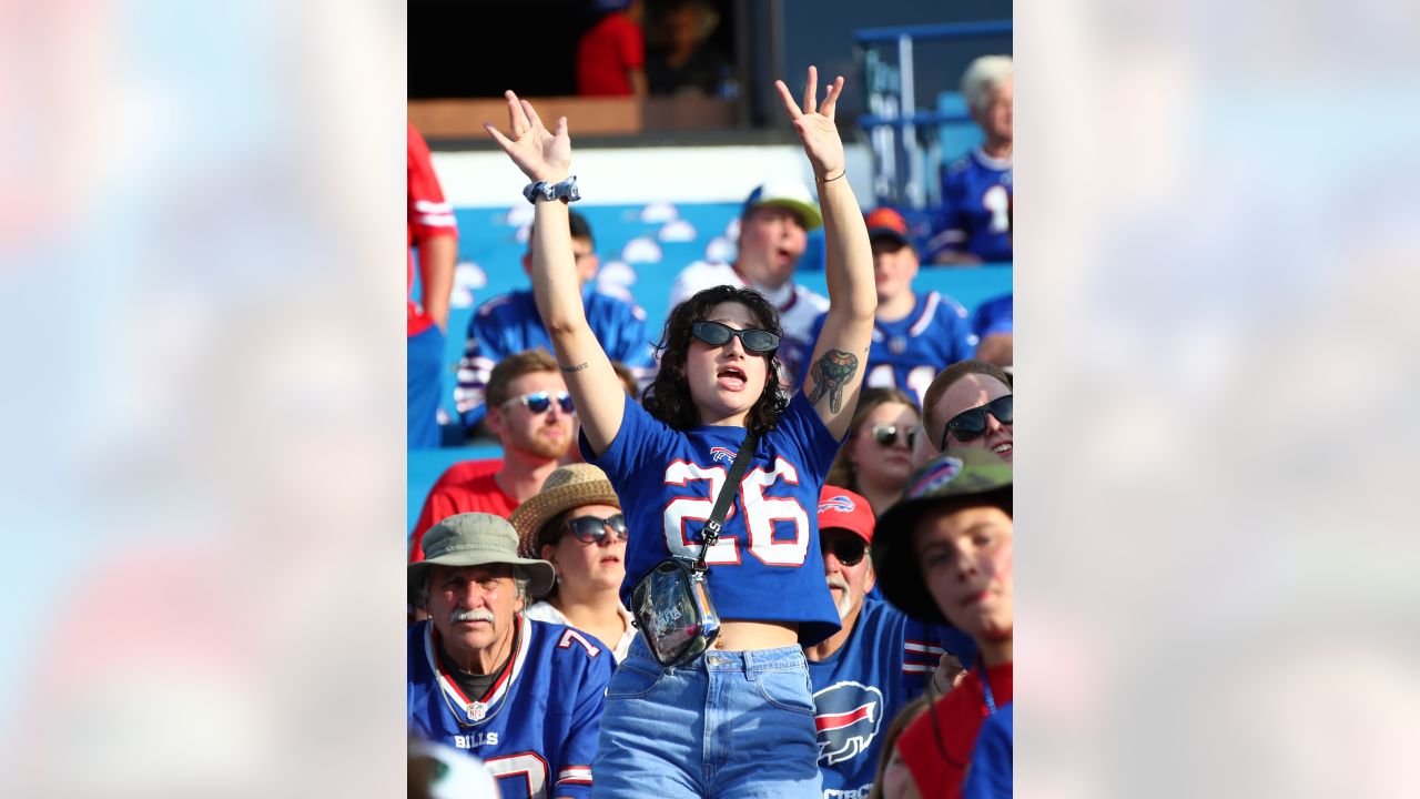 Buffalo Bills fans raise money for Bills Elvis' stolen tailgate