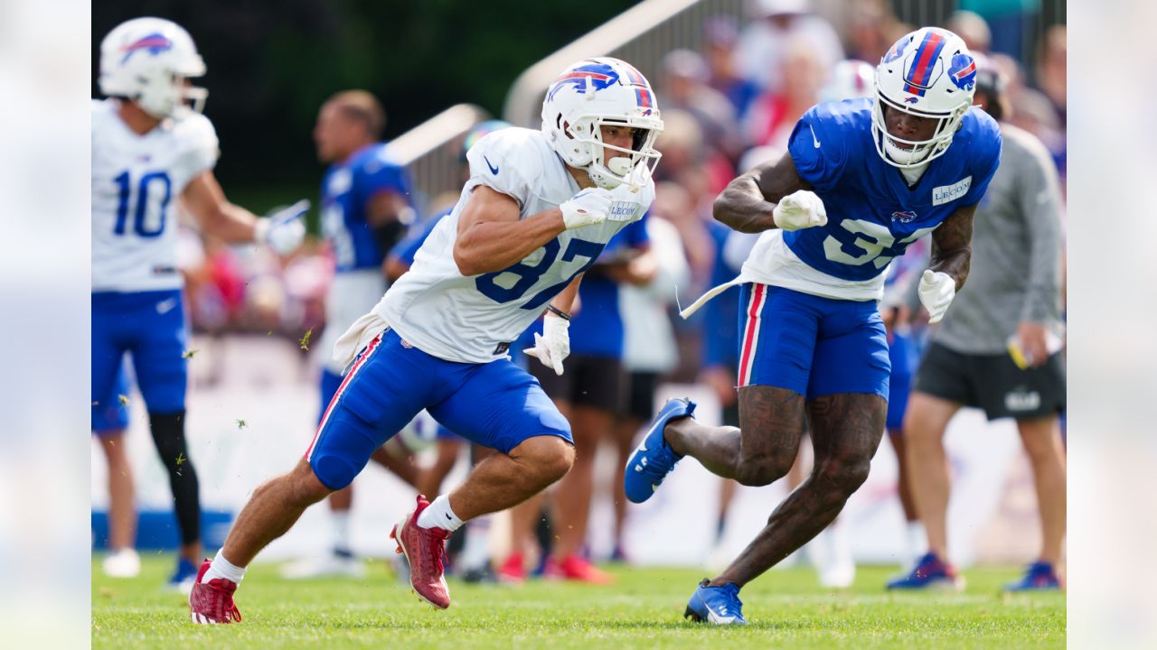 Bills' Damar Hamlin practices in full pads at camp: 'It's a rollercoaster  of every emotion' - The Athletic