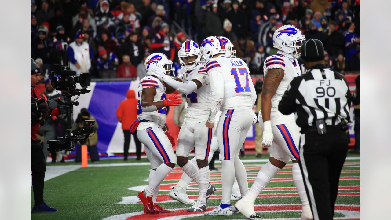 Bills-Patriots halftime score: Buffalo leads in Foxborough, 17-7 - Buffalo  Rumblings