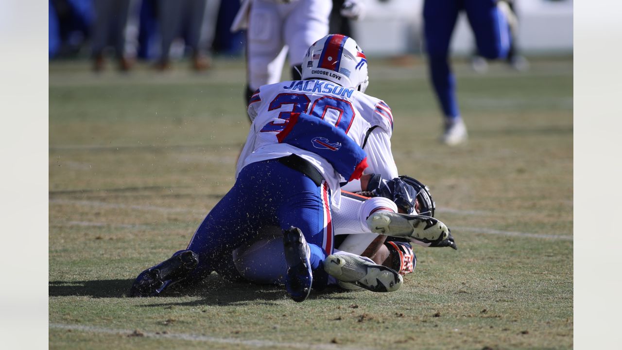 Bills use potent running attack to put away Bears on Christmas Eve