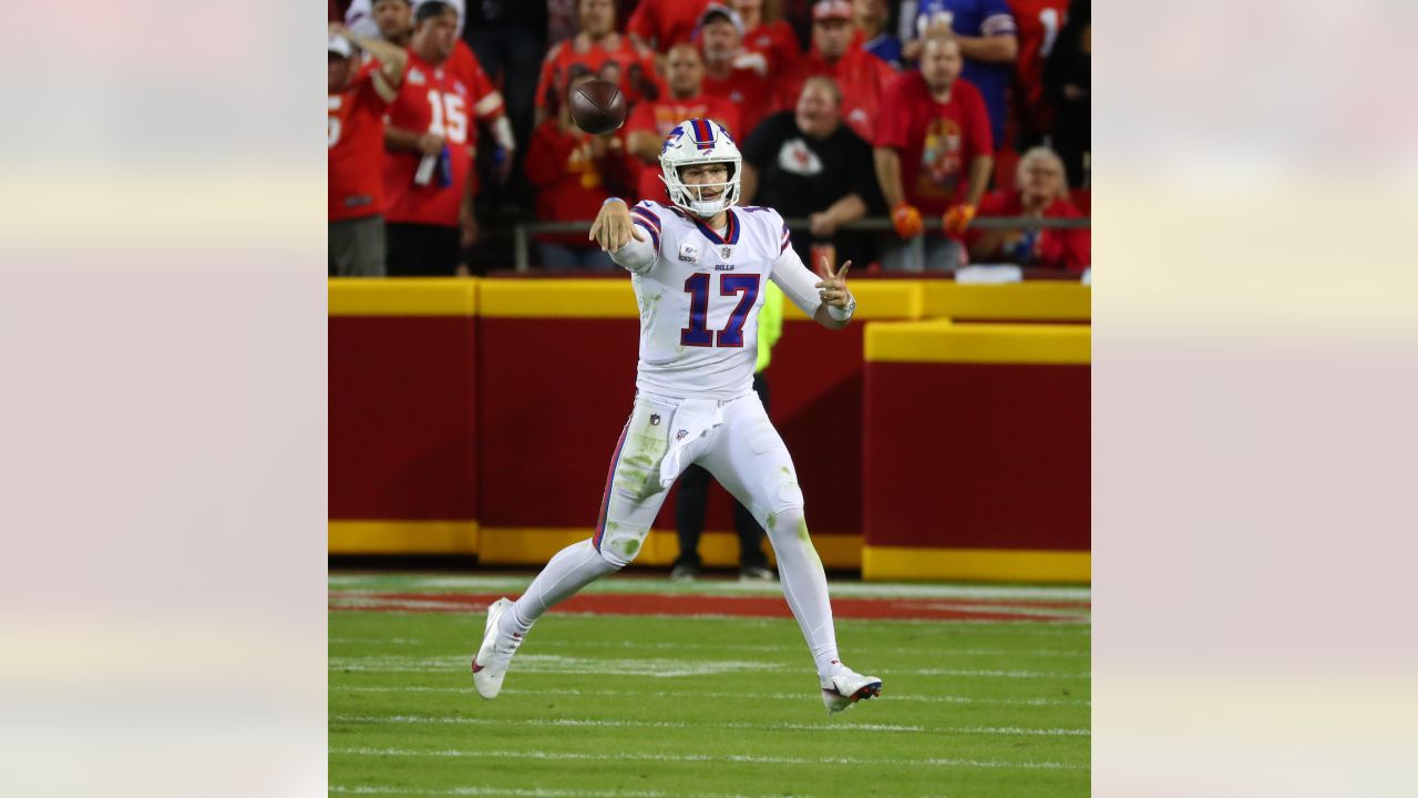 Bills 38, Chiefs 20  Game recap, highlights & photos